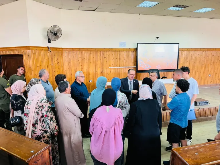 رئيس جامعة الدلتا التكنولوجية يتابع الاستعدادات النهائية لاستقبال العام الدراسي الجديد