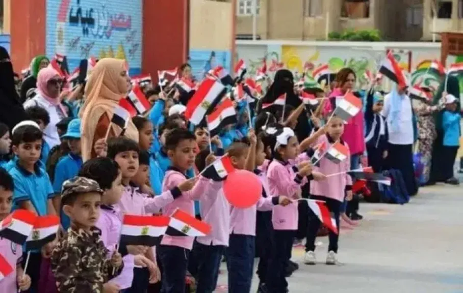 قبل انطلاق العام الدراسي.. أولياء الأمور يطالبون بتخفيف المناهج على طلاب الدمج...وتكافؤ الفرص بين طلاب ”البكالوريا” والثانوية العامة