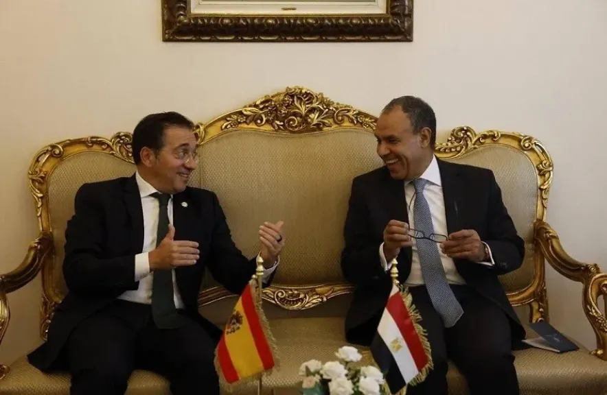 عبد العاطي يطلع نظيره الإسباني على نتائج قمة الدوحة الطارئة