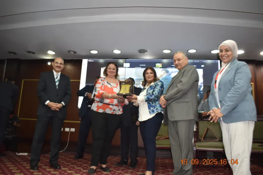 رئيس جامعة مدينة السادات تشهد ختام فعاليات المؤتمر الدولي الثالث للهندسة الوراثية وتفتتح معامل خدمية