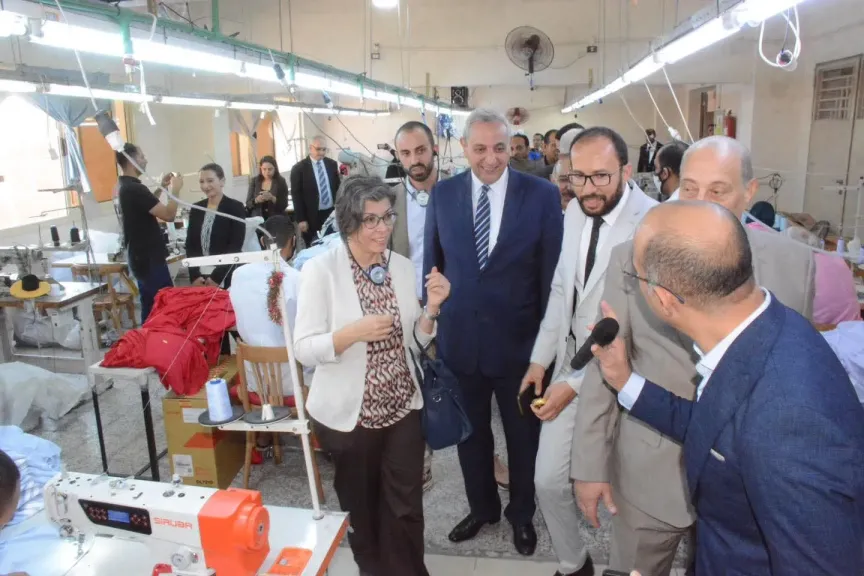 قلعة الغزل والنسيج بالمحلة تبهر الاتحاد الأوروبي واليونيدو.. و”الجندي” بصحبة الوفد يختتمون جولتهم بتفقد مجمع التنمية الصناعية