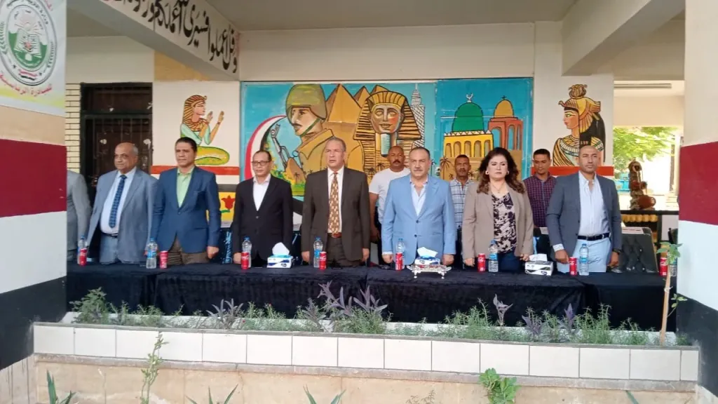 محافظ أسيوط يشهد مبادرة ”إيد واحدة” لتعزيز تكامل التعليم العام والخاص بمدرسة هدى شعراوي الإعدادية بنات