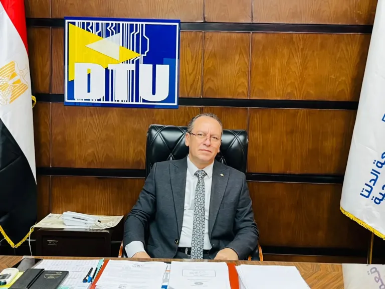 رئيس جامعة الدلتا التكنولوجية يرحب بالطلاب الجدد ويهنئ جميع منتسبى الجامعة ببداية العام الدراسي الجديد
