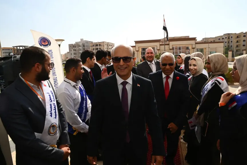 المنشاوي يشهد مراسم تحية العلم بجامعة أسيوط الأهلية في انطلاقة العام الجامعي الجديد
