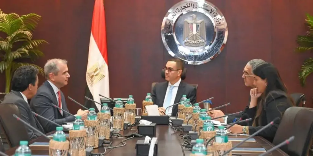 وزير الاستثمار: الطاقة المتجددة أولوية للدولة.. والكازار تخطط لتوسيع استثماراتها في مصر