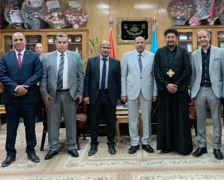 نائب رئيس جامعة الأزهر يستقبل كاهن كنيسة ماريوحنا المعمدان بمطرانية الأقباط الأرثوذكس بدوينة لشكر مؤسسة الأزهر