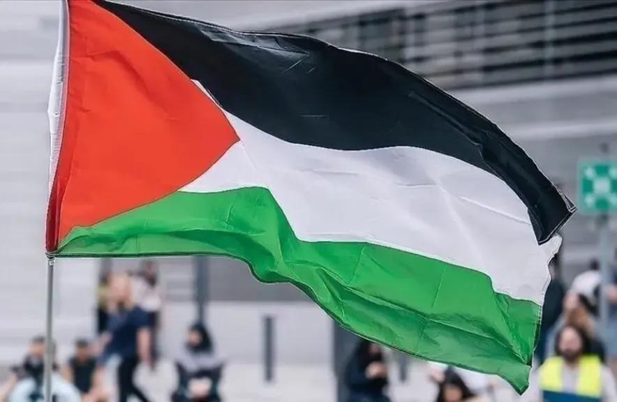 ما هي ردود الفعل العربية والدولية عقب اعتراف بريطانيا وكندا وأستراليا بدولة فلسطين ؟