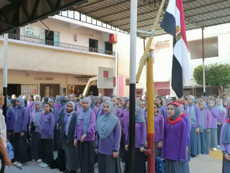 لليوم الثاني.. انتظام حضور الطلاب بمدارس تعليم القاهرة.. «أبو كيلة»: الالتزام بقواعد المدرسة ضروري لتحقيق أهداف التعليم