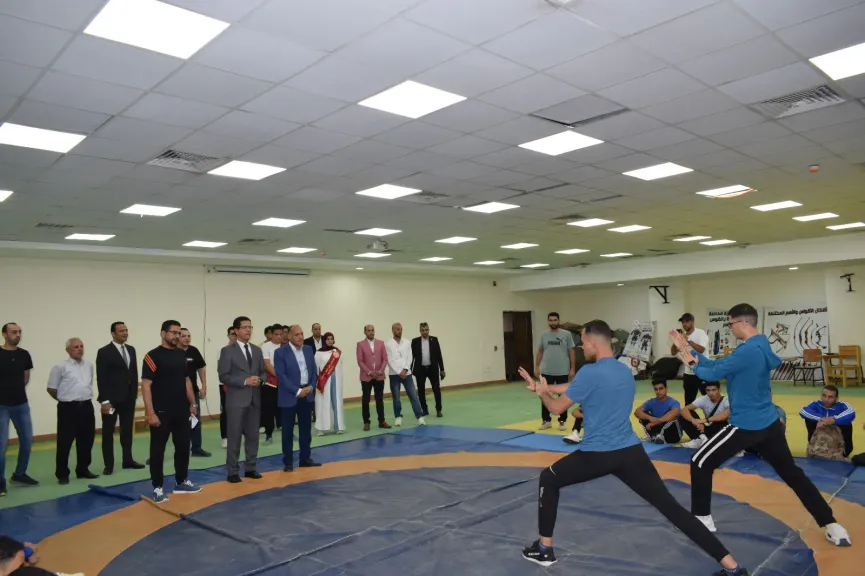 جولة موسعة لرئيس جامعة بنها بكلية علوم الرياضة.. متابعة للكشف الطبي وانتظام الدراسة