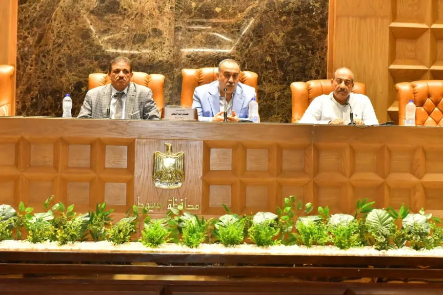 محافظ أسيوط: لا تهاون في مواجهة التعديات
