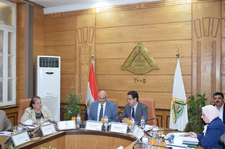 ”عطية” يهنئ أسرة جامعة بنها.. و”الجيزاوي” يعلن إنشاء أول كلية دولية بالشراكة مع ”ووهان”