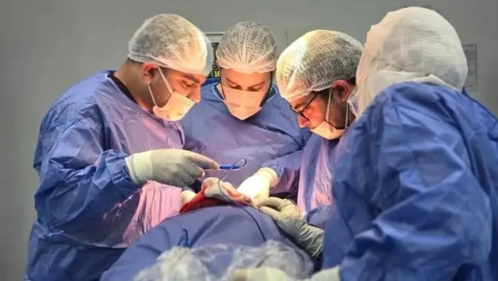قصة شفاء جديدة.. جراحو كفر شكر ينجحون في استئصال ورم نادر لسيدة ستينية بالقليوبية