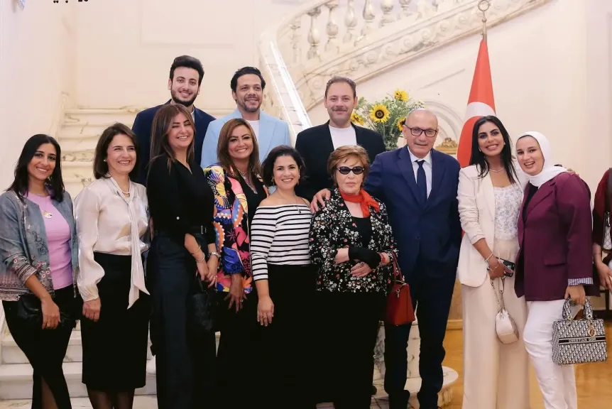 نجوم الفن في زيارة فنية لصالح موتلو شن سفير تركيا بمصر وظهور مميز للنجمة صفية العمري