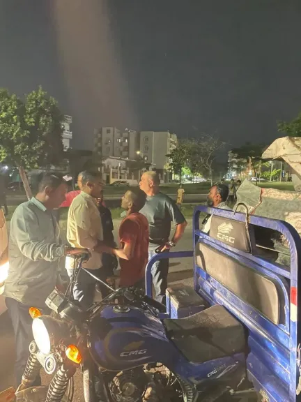 العبور بلا عشوائيات.. حملات ليلية تسقط تروسيكلات نبش القمامة وتزيل الباعة الجائلين