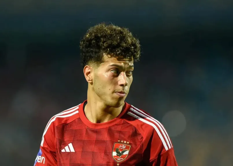 تفاصيل جلسة مغلقة جمعت حسام حسن وإمام عاشور بعد التغيير المبكر أمام زيمبابوى