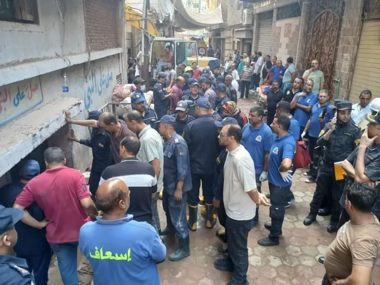 وزير العمل يتابع حادث حريق بمصبغة بالمحلة.. وتكليف علجل بإعداد تقرير فوري
