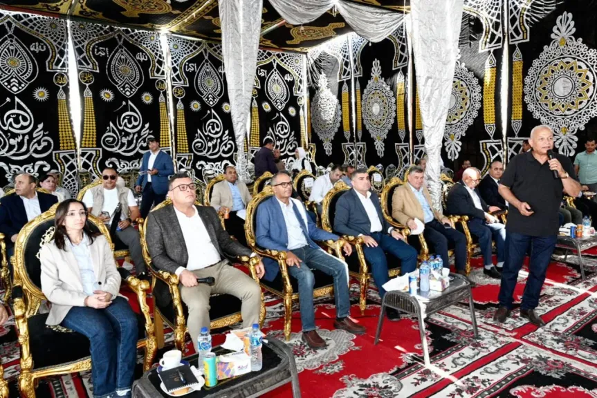 وزير الإسكان 