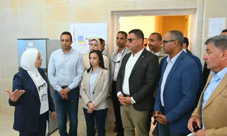 وزير الإسكان ومحافظ البحيرة يفتتحان محطة معالجة الصرف الصحي بمركز بدر