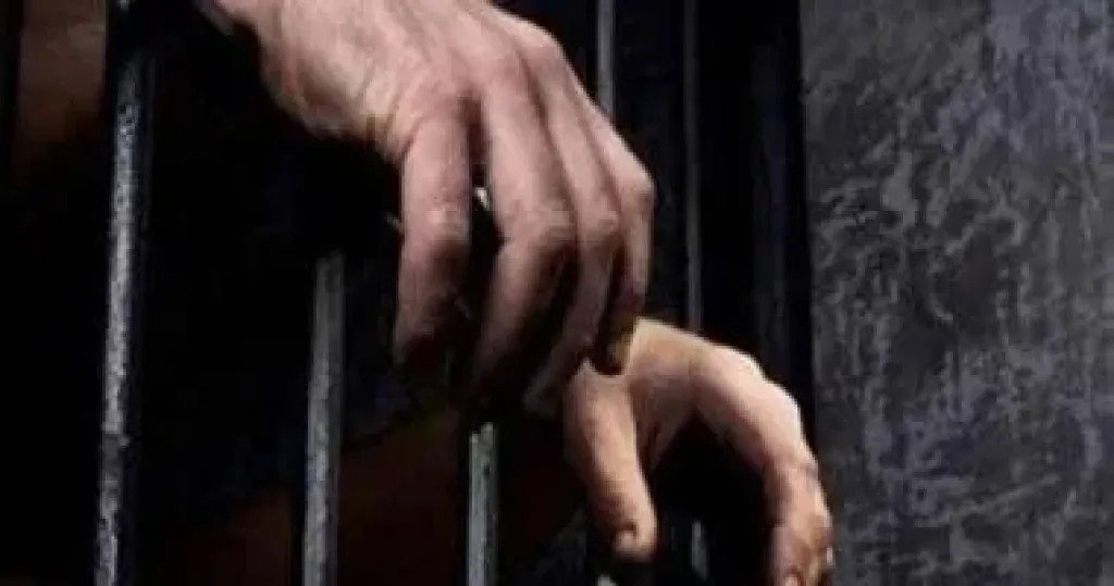 الأمن يضبط شاب لاتهام بالتحرش بفتاة داخل سيارة أجرة بالإسكندرية