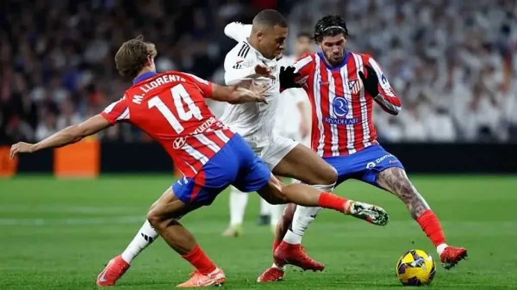 تشابي ألونسو يعلن تشكيل ريال مدريد لمواجهة أتلتيكو في ديربي مدريد