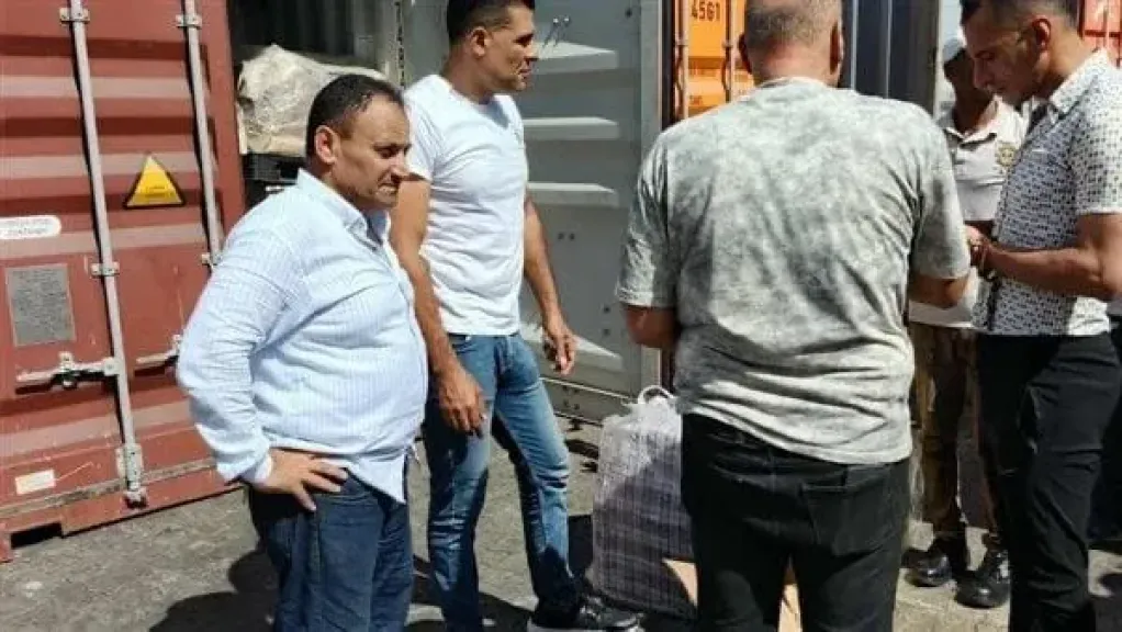 جمارك الإسكندرية تنجح في إحباط محاولة تهريب لمعدات اتصال وأجهزة تعدين رقمية