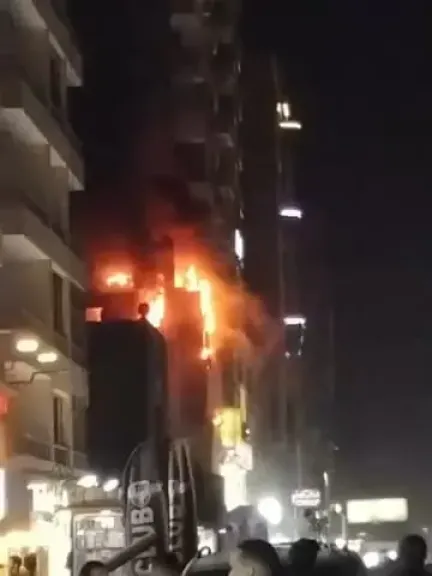 في دقائق تحولت الشقة لجحيم.. الحماية المدنية تسيطر على حريق شبرا الخيمة