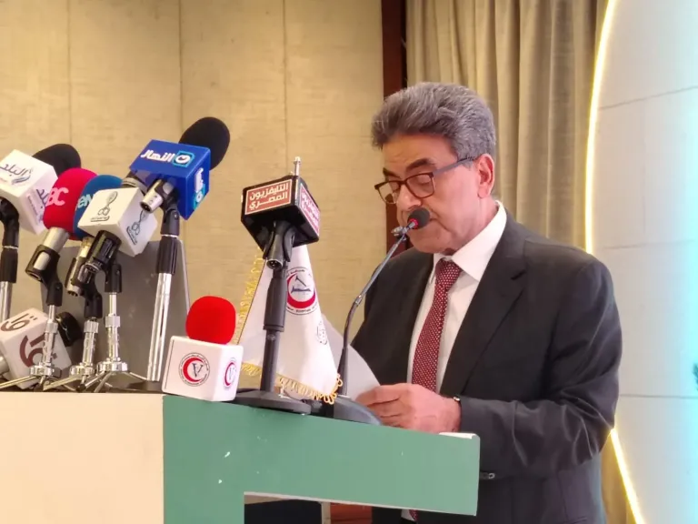 نقيب الأطباء البيطريين: الذكاء الاصطناعي قوة دافعة للتغيير والابتكار فى الطب البيطرى