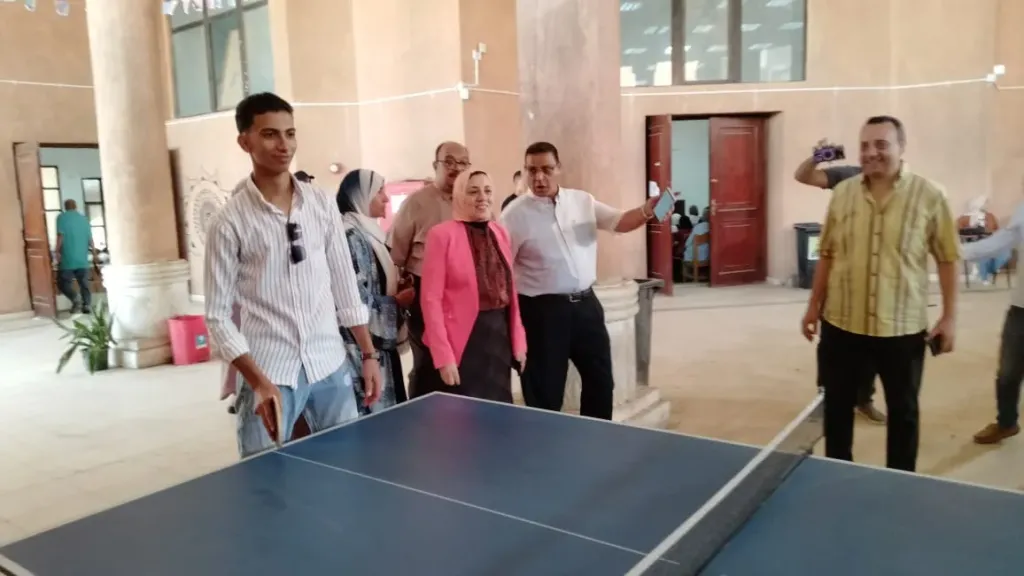 نائب رئيس جامعة بنها لشئون الدراسات العليا تتفقد سير العملية التعليمية بكليتي التربية والتمريض