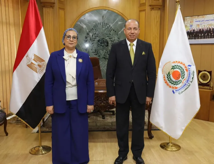 خلال زيارتها لمحافظة الدقهلية: المستشارة أمل عمار تزور جامعة المنصورة