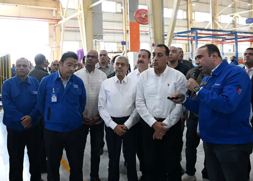 رئيس الوزراء يزور مصنع العربي لإنتاج الزجاج الهندسي ويتفقد موقع إإنشاء أكبر مصانع الثلاجات في مصر وأفريقيا والشرق الأوسط