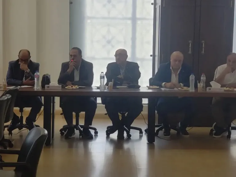 لجنة الملابس الجاهزة بتجارية الإسكندرية تناقش قانون العمل الجديد