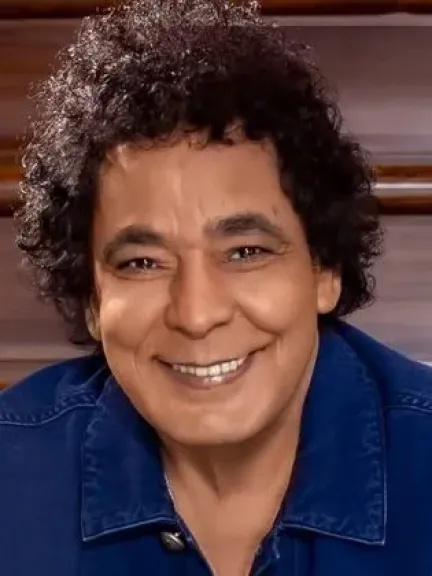 الغناء أجمل مهنة في التاريخ، وأنا أتنفس الغناء، ولا أستطيع أن أعيش من دونه