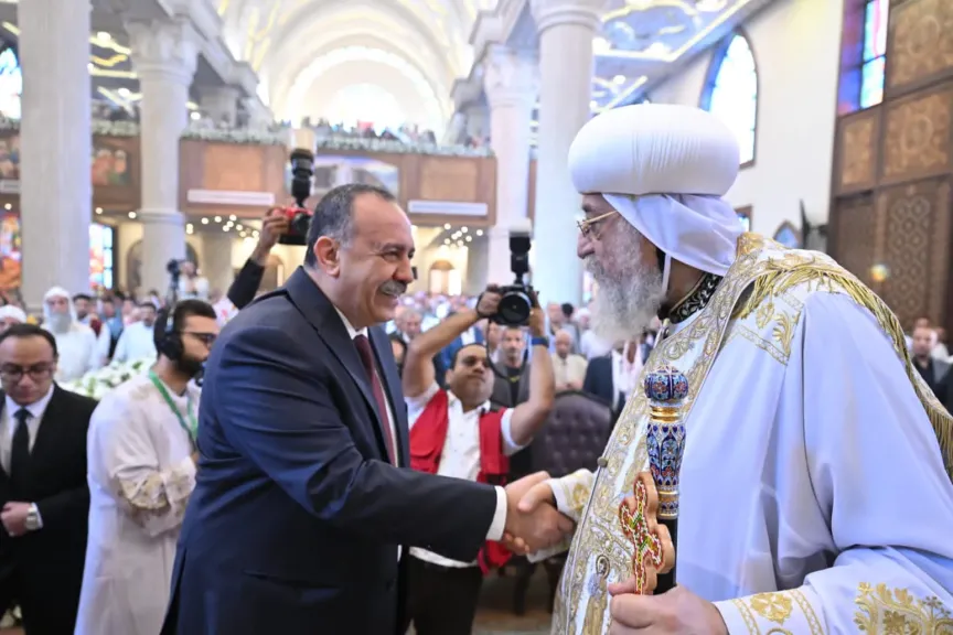محافظ أسيوط يشارك البابا تواضروس الثاني في تدشين كاتدرائية مارمرقس بالدير المحرق بالقوصية