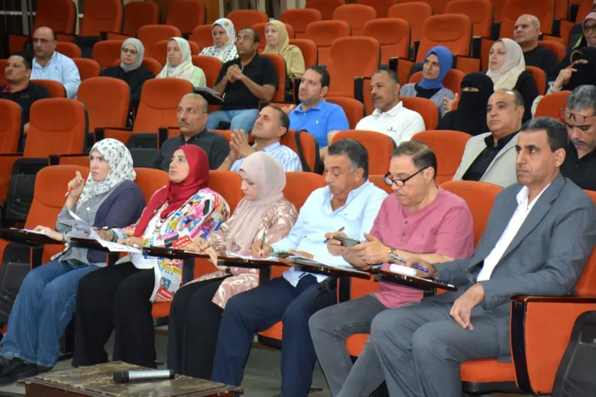 نائب محافظ الدقهلية يعقد اجتماعا لمناقشة واستعراض موقف تنفيذ مشروعات الخطة الاستثمارية