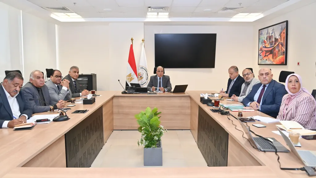 إجراءات عاجلة من الري للقضاء على ورد النيل والحشائش