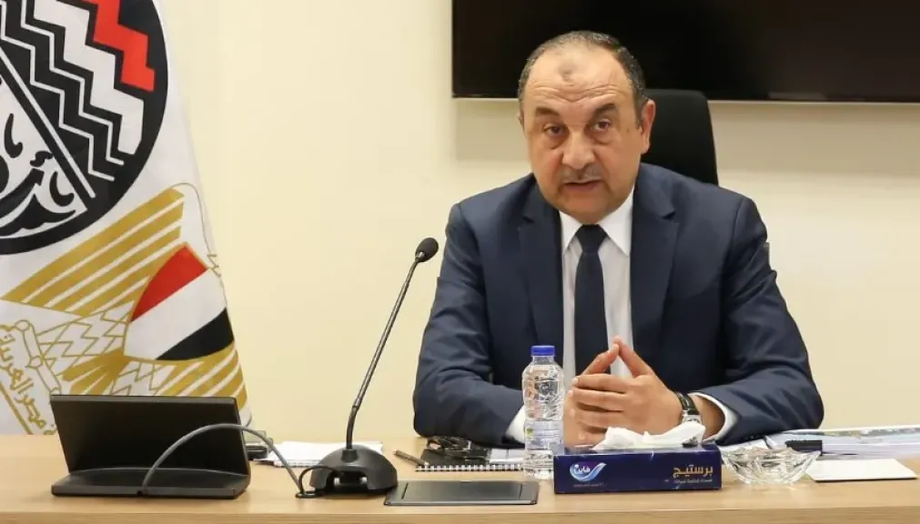 وزير قطاع الأعمال العام يشهد تكريم الشركات المصرية المشاركة في صيانة ”كيما”