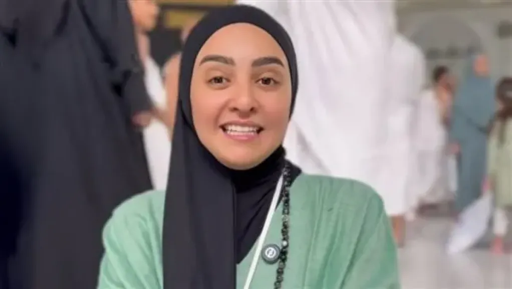 هلا رشدي تروي تجربتها مع الحجاب: عمري ما هقلعه ومينفعش أفكر في ده