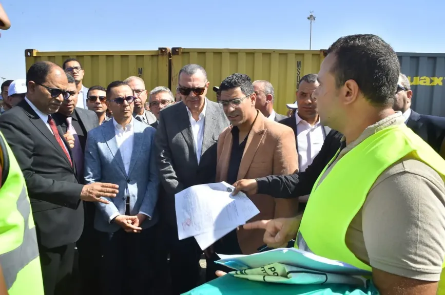 وزير الاستثمار والتجارة الخارجية يتفقد ميناء العين السخنة ويتابع سير العمل بمنظومة الفحص المشترك