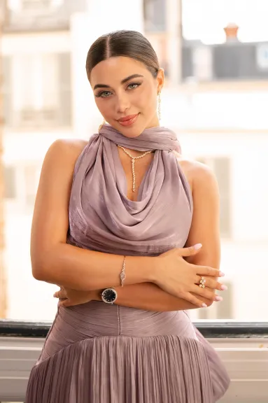 بالصور..يارا السكري تخطف الأضواء في أسبوع الموضة بباريس