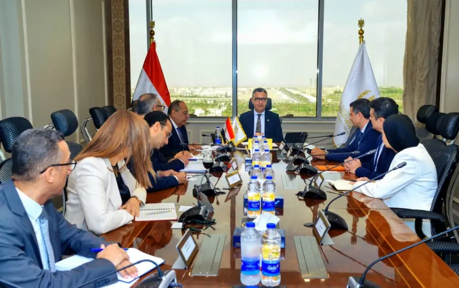 «التموين» تستعين «بأورانج» لتطوير منافذ «كاري أون»