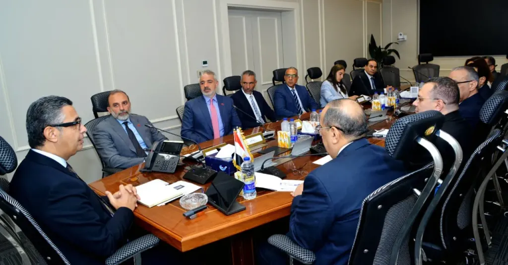 «التموين» تتعاون مع «إي أند مصر » لتزويد مشروع المنافذ التموينية «كاري أون »بأحدث الأنظمة الإلكترونية.