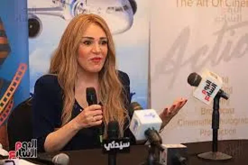 إيمان جمجوم تروى حكايات” الطفلة المعجزة فيروز ” خلال ندوة لتكريم والدتها بالإسكندرية السينمائي