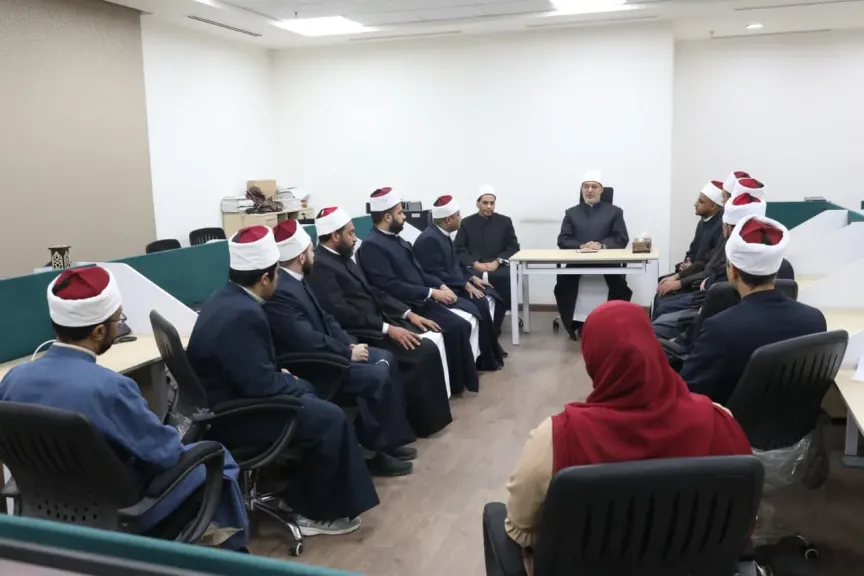 مفتي الجمهورية يتفقد الإدارة العامة للفتوى الإلكترونية بدار الإفتاء
