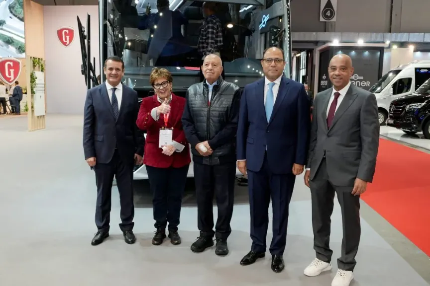 سفير مصر في بلجيكا يتفقد جناح ”جيوشي” لصناعة وسائل النقل بمعرض Busworld 2025 ويشيد بقدرات الصناعة المصرية