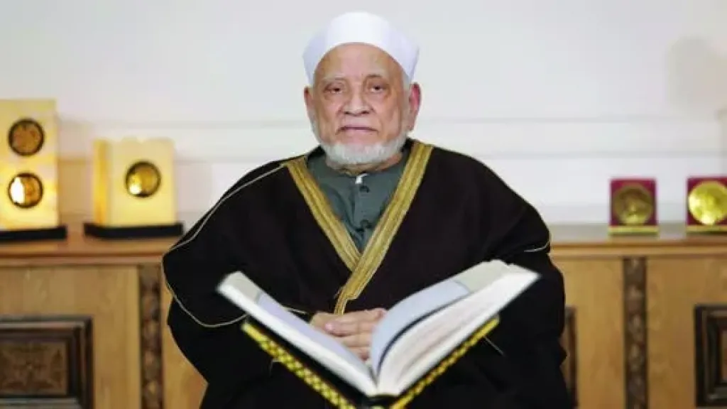هز القلوب برحيله.. من هو الدكتور أحمد عمر هاشم الذي ودعته الأمة الإسلامية اليوم؟