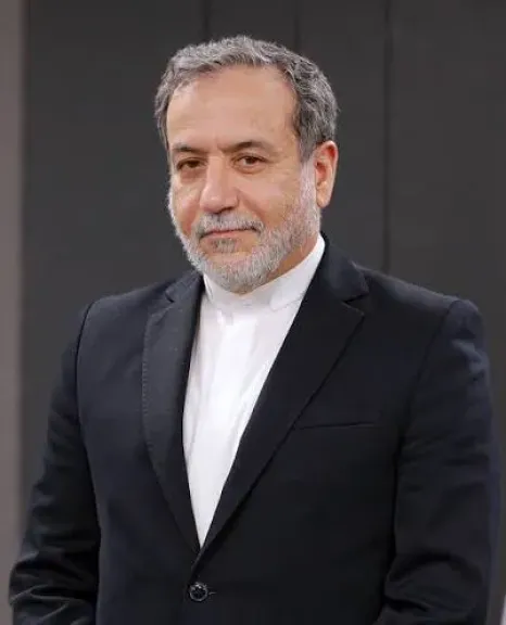 بعد دخول العقوبات ضد إيران حيز التنفيذ.. ما هو تأثيرها على القطاع المصرفي؟