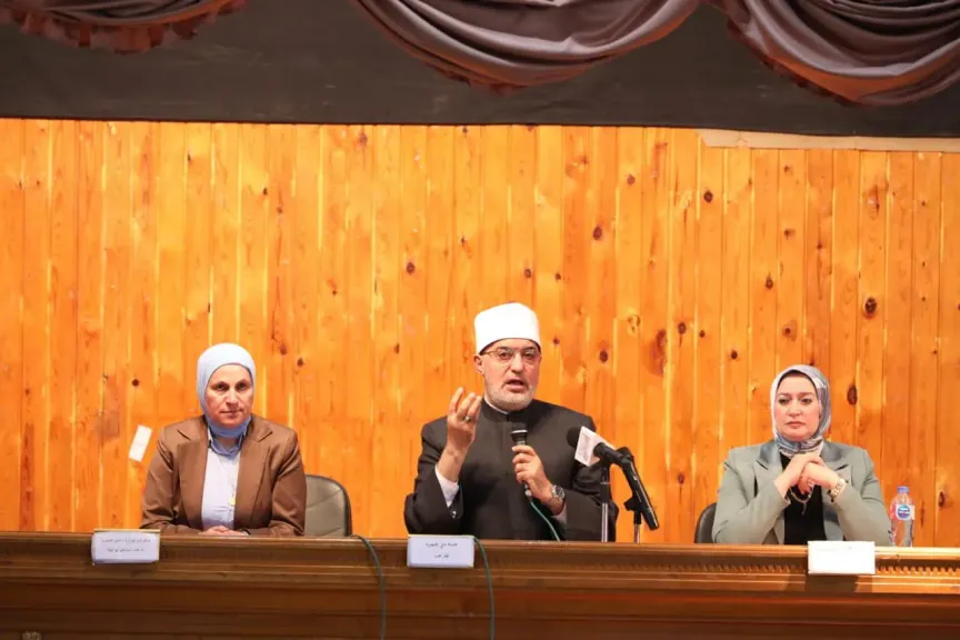 مفتي الجمهورية يؤكد: الإدمان هو البوابة لكل طريق منحرف وهو الأداة التي يتسلح بها أعداء الوطن للإجهاز عليه