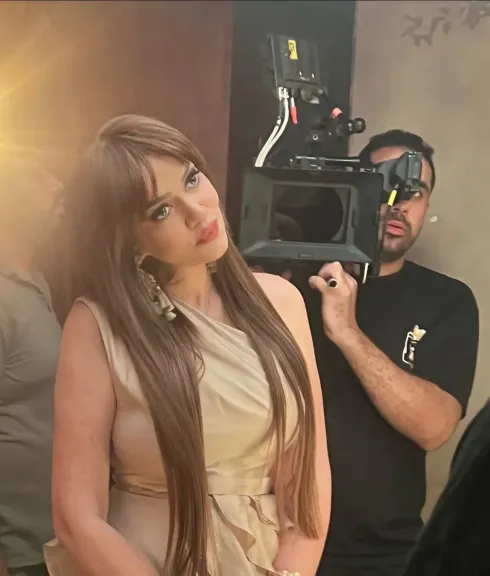 حسناء سيف الدين سيدة مجتمع تدخل في صراعات في ” 2 قهوة ”