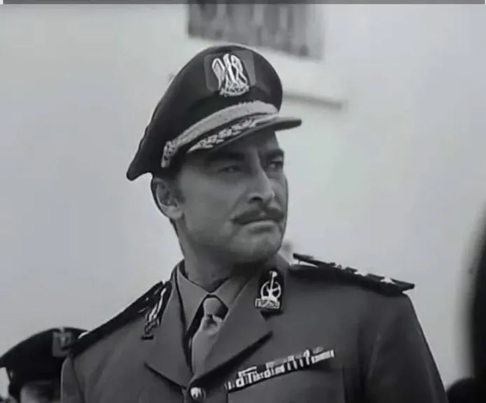 في ذكرى ميلاده.. أحمد مظهر ”الضابط” الذي أصبح فارس السينما المصرية
