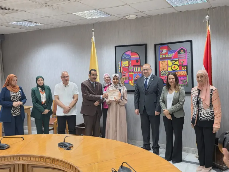 جامعة حلوان تكرم طلابها الفائزين في مسابقة «الطالب الأعلى إنجازاً»